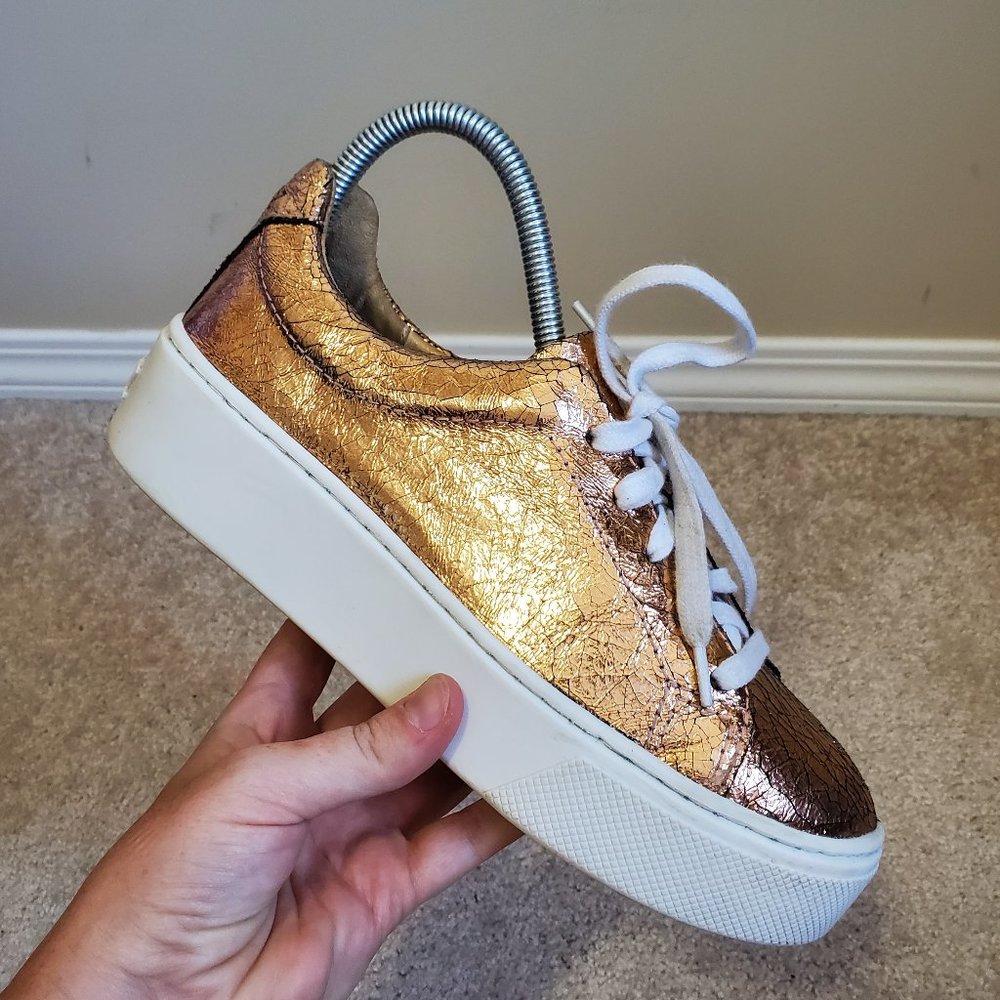 SCHUTZ / 7 / Women's Leather Raver Rose Gold Metallic Crackle Platform Sneaker